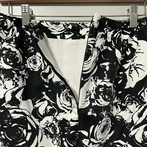 Lord & Taylor Pencil Skirt Floral Print - Picture 4 of 10